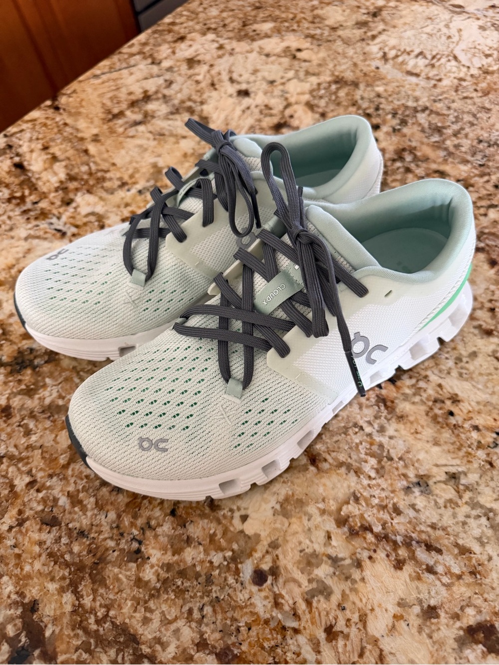 On Running Women's X4 Sneakers